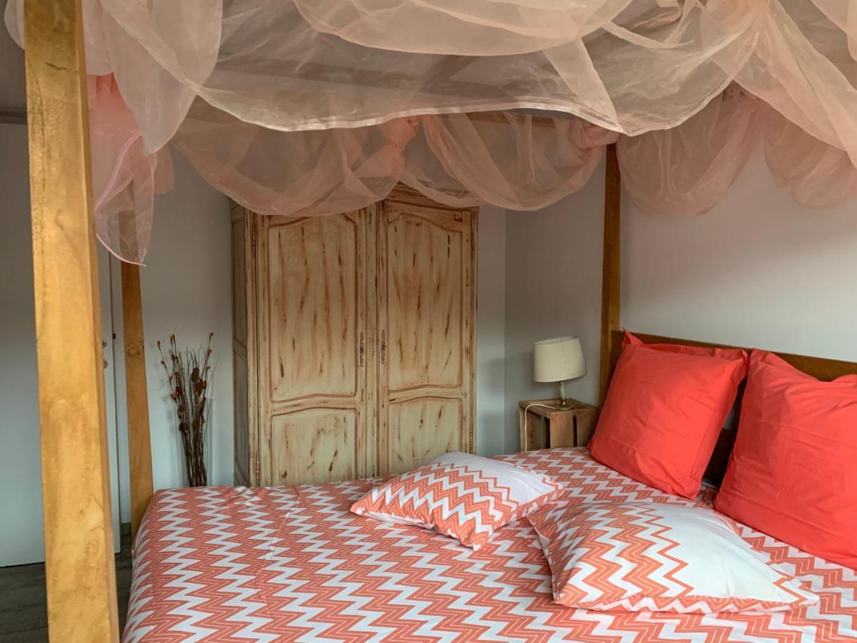 Guest House Western-City Шофонтен Екстер'єр фото