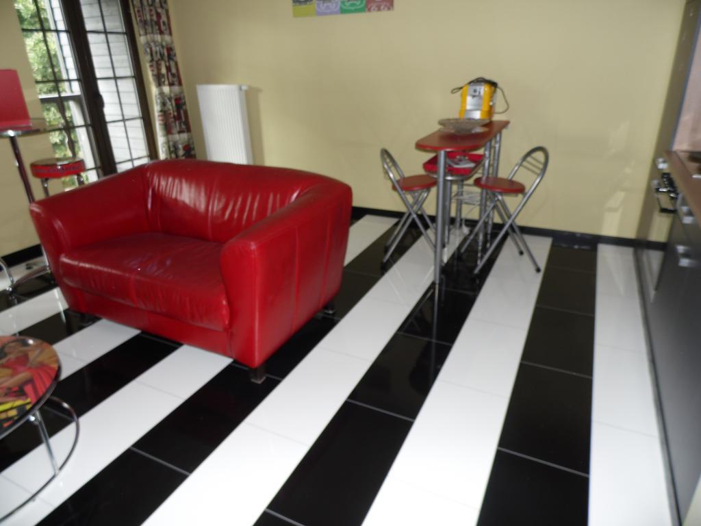 Guest House Western-City Шофонтен Екстер'єр фото